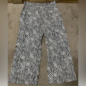 Woman's Pants  Michael Kors Size XL Zebra Linen Cargo Pants New With Tag